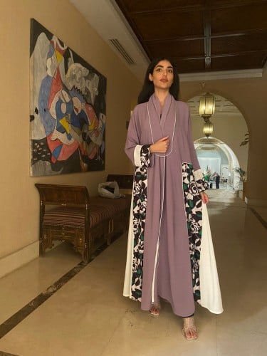 عباية قصة كلوش نوع القماش كريب وممكن تتنفذ بالون ا...