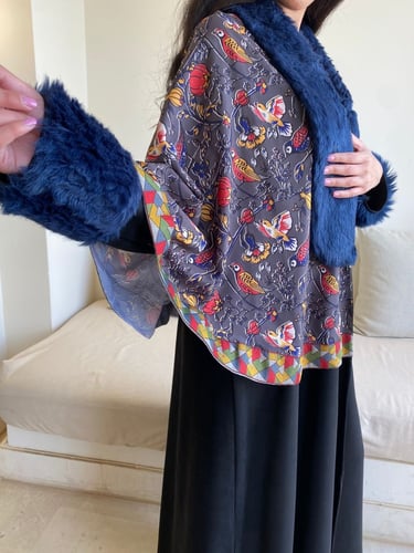 عباية بليزر شتوية شامواه كلوش مع فرو ونقوش الورود