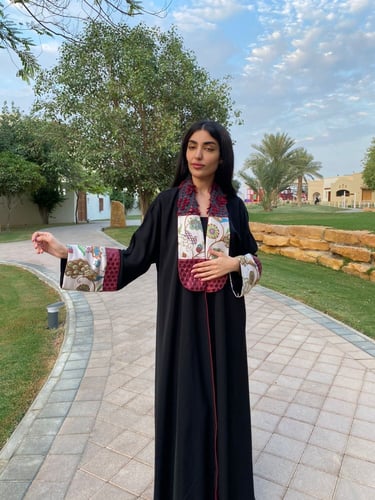 عباية كلوش كريب بلياقة وأكمام مشجرة