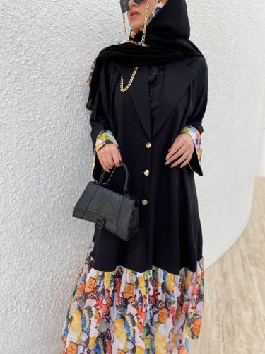 نوع القماش كريب القصة نص بشت وممكن تغير الون القصة...