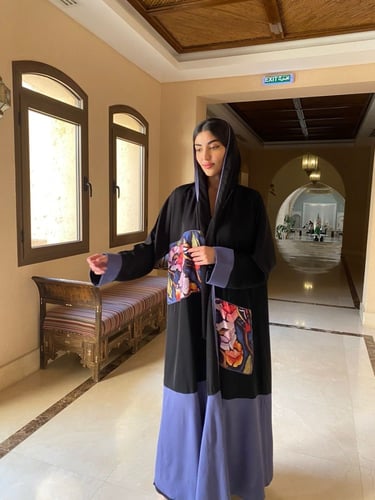 عباية كريب كلوش بعدة نقشات متنوعة