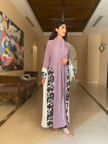 عباية قصة كلوش نوع القماش كريب وممكن تتنفذ بالون ا...