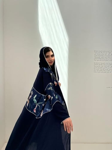 عباية قصة كلوش نوع القماش كريب الون كحلي وممكن يتغ...