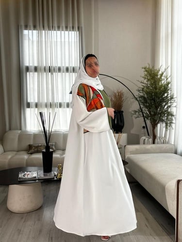 عباية قصة كلوش نوع القماش كريب وقطعة من الترتر من...