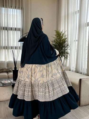 عباية كلوش كريب فاخرة