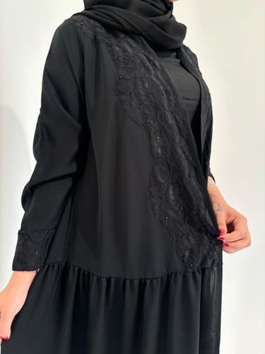 عباية قصة رفلز لون العبايه اسود