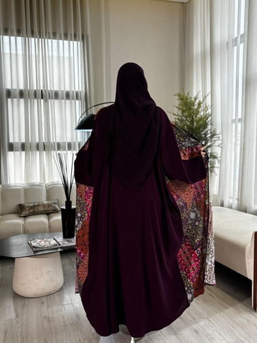 عباية قصة نص بشت بنقوش من الامام