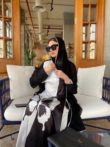عباية كلوش كريب بستايل فخم