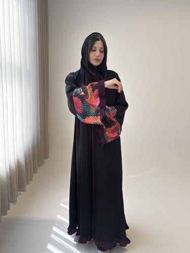 عباية كلوش كريب بطباعة طيور متعددة الألوان