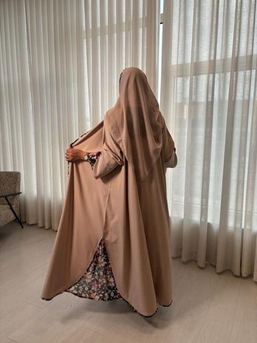 عباية كلوش كريب بيج مزدوجة بطبعة زهرية