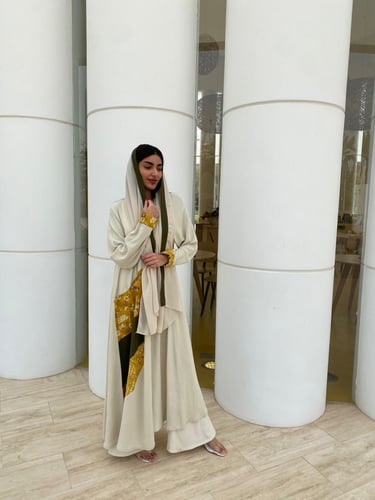 عباية كلوش كريب بتصميم متفرد