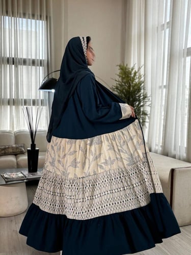 عباية كلوش كريب فاخرة