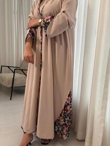 فستان روز تحت العباية