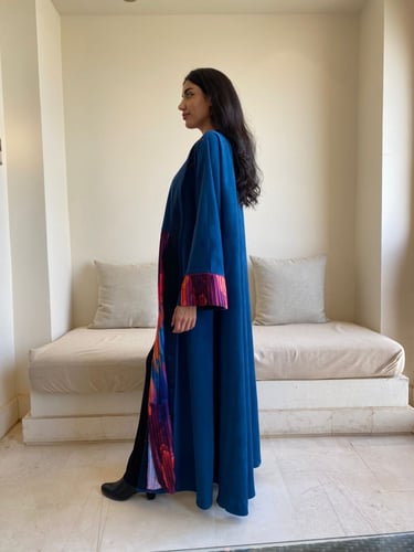 عباية زرقاء شتوية شاموا كلوش مع تكسير أمامي