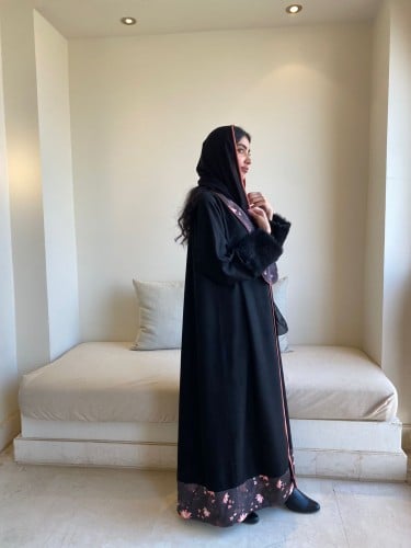 عباية شمواه شتوية قصة كلوش بأكمام فرو