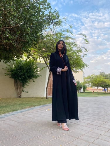 عباية كلوش كريب بدرجات مختلفة