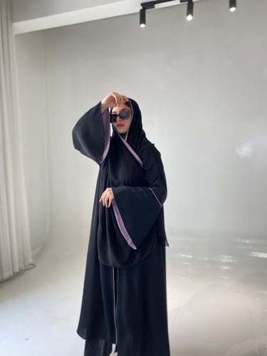 عباية قصة كلوش بالون الأسود