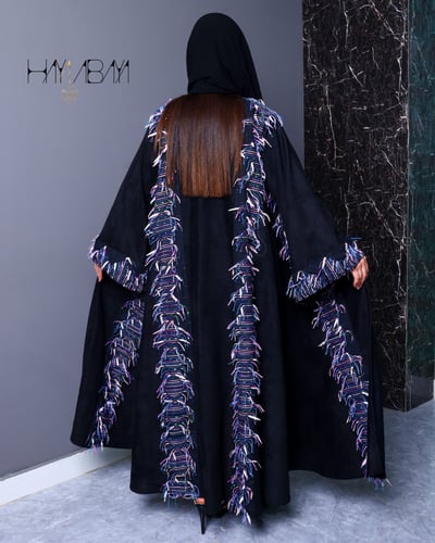 عباية شتوية قصة كلوش نوع القماش شامواه