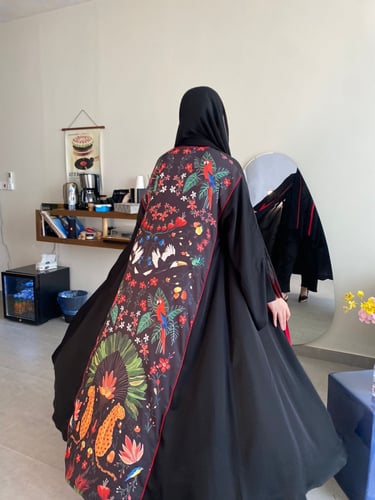 عباية قصة كلوش نوع القماش كريب وممكن يتغير لون الع...