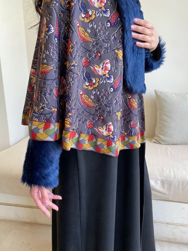 عباية بليزر شتوية شامواه كلوش مع فرو ونقوش الورود