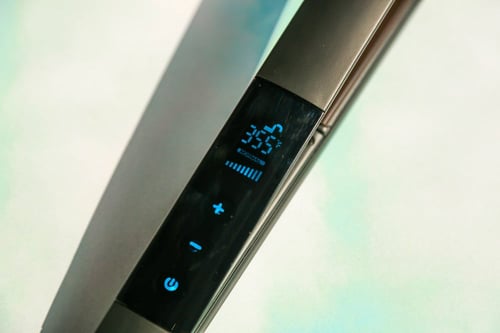 مكواة فرد وتمليس الشعر - سيراميك التورمالين OK-258...