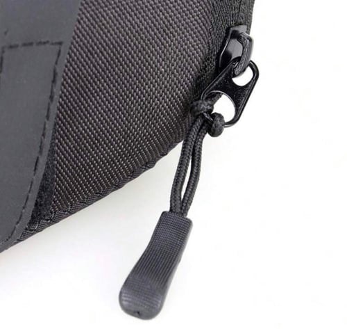 شنطة مرتبة تحت الكرسى