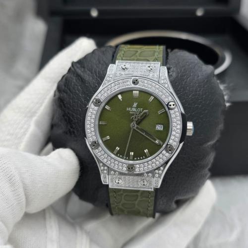 ساعة هوبلت نسائي