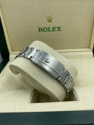 رولكس اويستر بربتشوال رجالي احمر