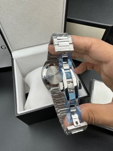 ساعة قوتشي رجالي