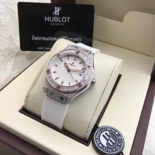 ساعة هوبلت نسائي ابيض