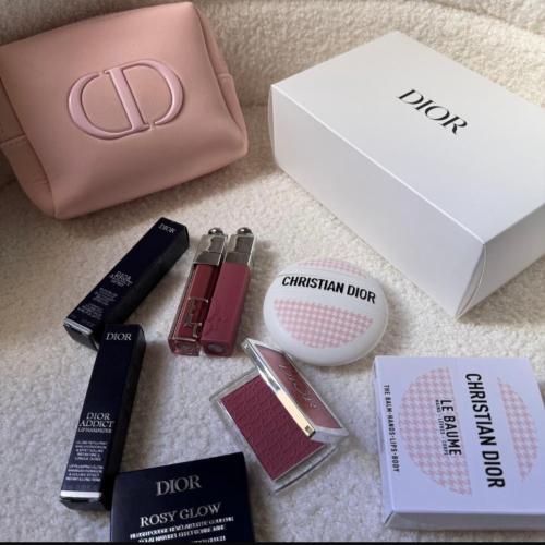 شنطة ميك اب مع ميك اب خمس منتجات