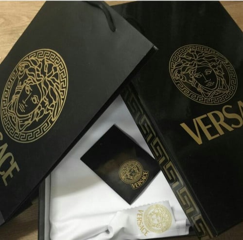 قماش فيرزاتشي ابيض