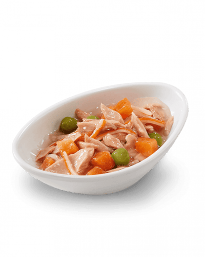 شيزر سلطة بالصلصة تونا وسوريمي وبابايا مع البازلاء...