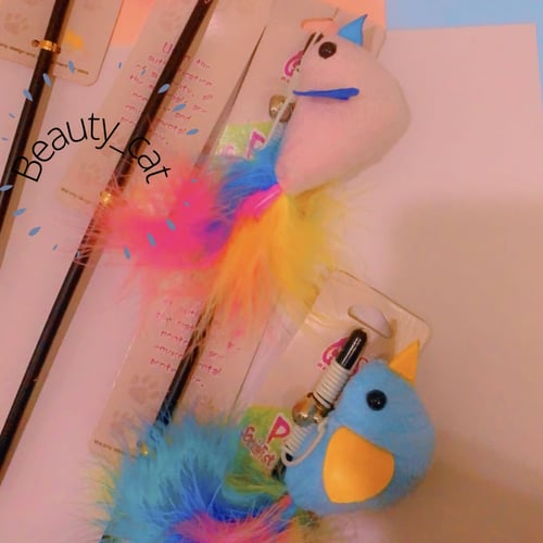 لعبة سنارة تفاعلية للقطط والحيوانات الاليفة على شك...