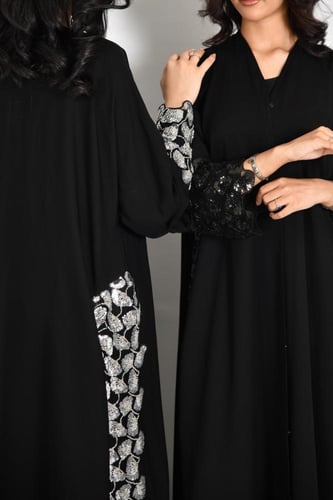 عباية ايفا ابيض