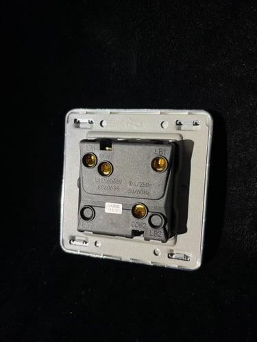 مفتاح مجوز بيانو باللون الفضي المعتق