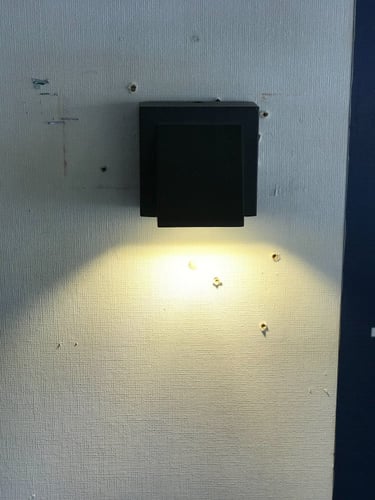 انارة LED خارجي اتجاة واحد 6w باللون الاصفر k3000