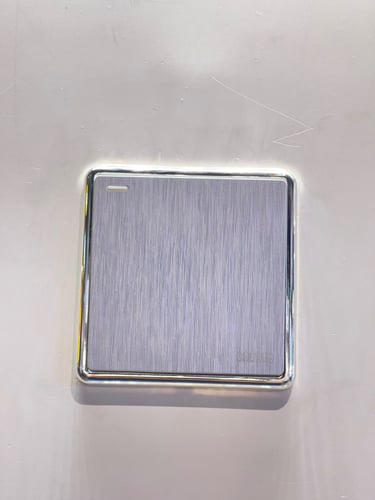 مفتاح مفرد بيانو باللون الفضي المعتق