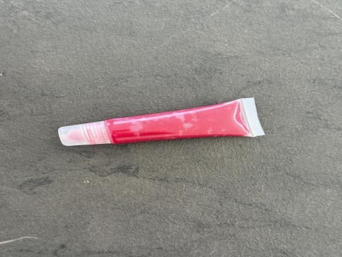 مورد ومرطب شفايف