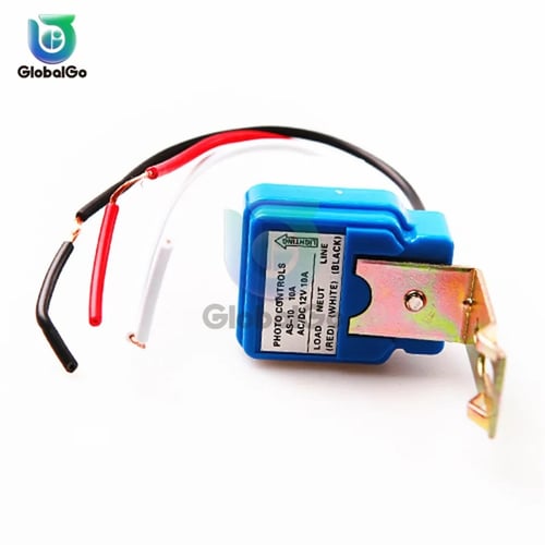 حساس الإضاءة الآلي