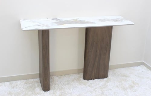 طاولة مدخل راقية بتصميم فاخر