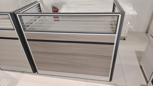 مكتب عمل بتصميم هندسي جذاب