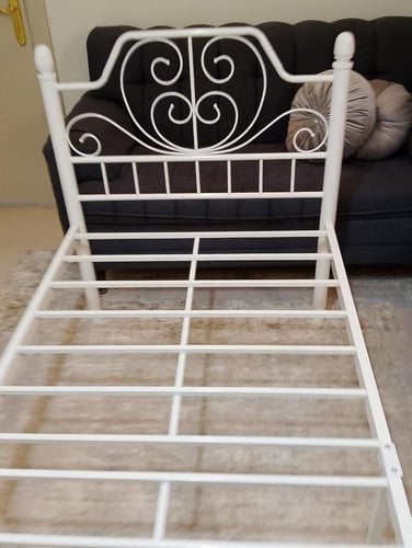 سرير حديد ابيض 190*90 سم