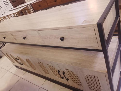 دولاب بوفيه بتصميم راق ولمسات جمالية مميزة