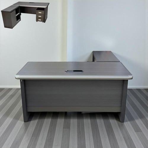 مكتب عمل بتصميم هندسي جذاب