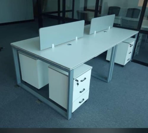 وحده عمل رباعيه لون ابيض بتصميم عصرى