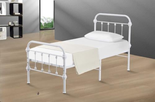 سرير ابيض بتصميم انيق ومميز