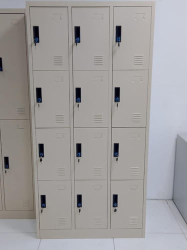 خزانة تخزين متينه وعمليه معدنية 12 خانة