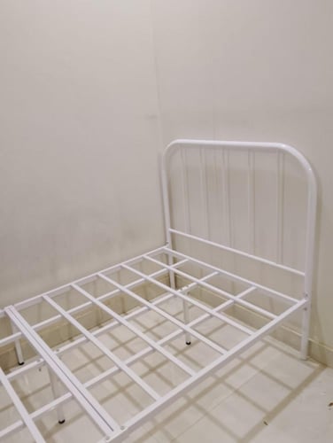 سرير حديد ابيض 200*100 سم
