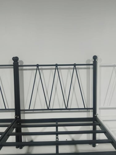 سرير حديد أسود مقاس 90*190